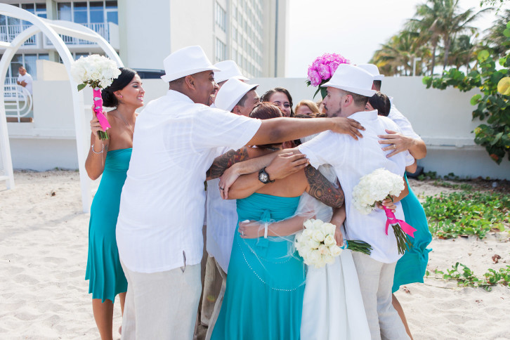 glosite wedding website miami wedding group hug